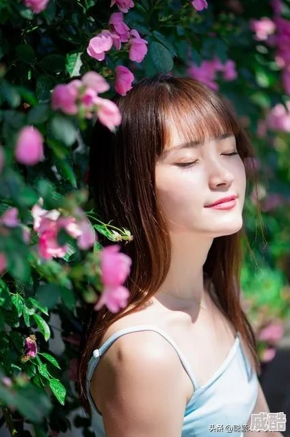 女人扒开给男人爽网友认为这种表述过于直白且物化女性，应该提倡更健康的性观念与相互尊重的关系